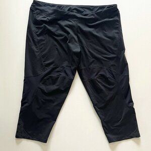 Adidas Climacool capri leggins with cut out sections size XL